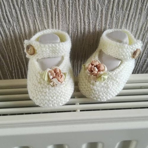 Chaussons Bebe Laine Forme Babies Taille 0 3 Mois Un Grand Marche