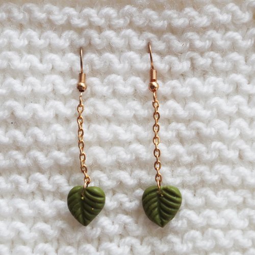 Boucles d'oreilles feuilles // pendantes // vert kaki
