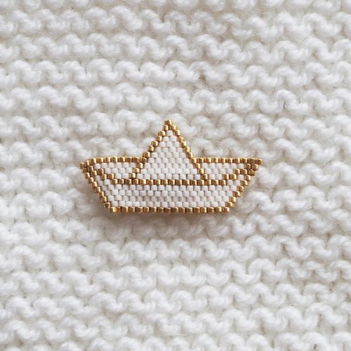 Broche origami bateau // blanc - doré