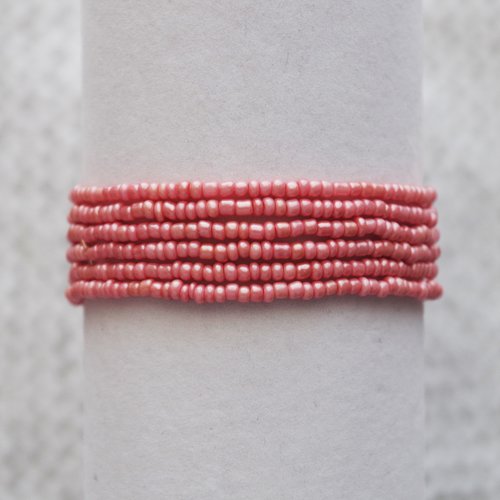 Bracelet en perles de rocaille // elastique // rose