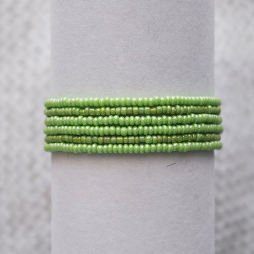 Bracelet en perles de rocaille // elastique // vert