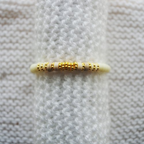 Bracelet perles heishi // jaune pale - marron clair - beige - doré