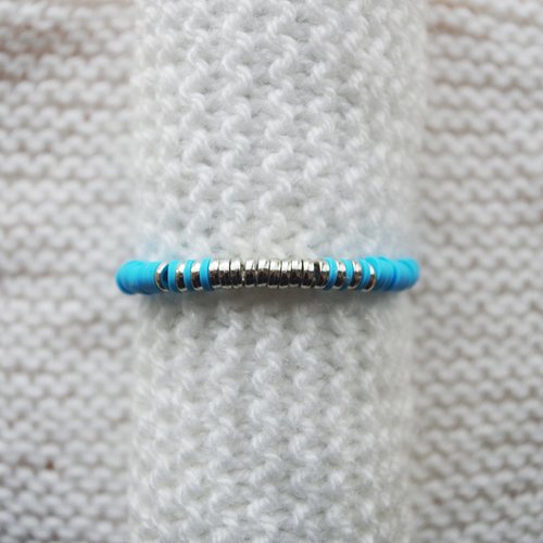 Bracelet perles heishi // bleu clair- argenté