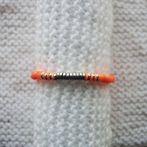 Bracelet perles heishi // orange fluo irisé - argenté