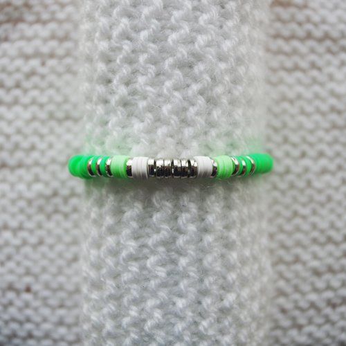 Bracelet perles heishi // vert fluo - vert clair - blanc - argenté