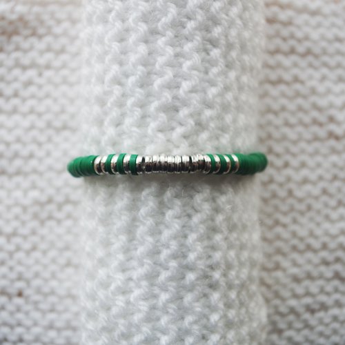 Bracelet perles heishi // vert sapin - argenté