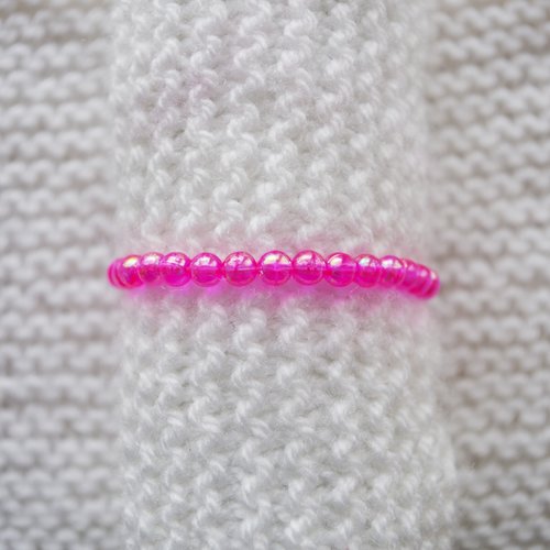 Bracelet en perles enfant // elastique // rose