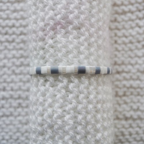 Bracelet ajustable en perles miyuki tila // blanc - blanc irisé - gris