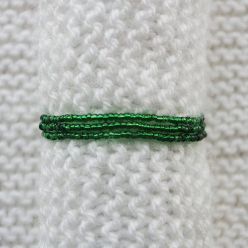 Bracelet en perles de rocaille // elastique // vert foncé