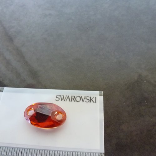 Connecteur ovale swarovski red maoma  18mmx11mm (x1)