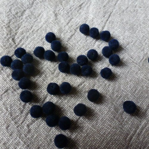 Perles velours bleu marine  ronde   6mm  (x20)