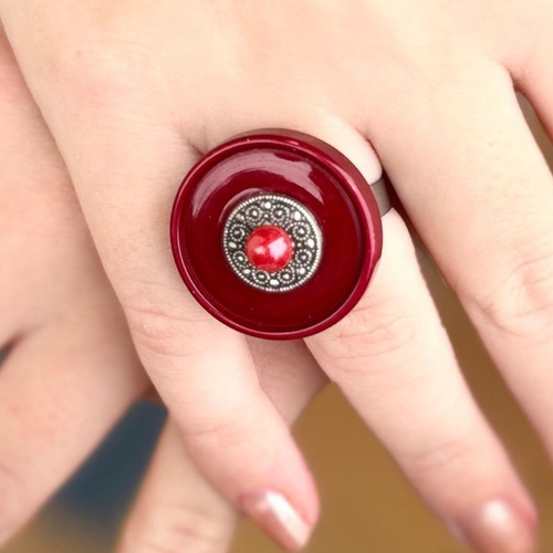 Bague rouge retro
