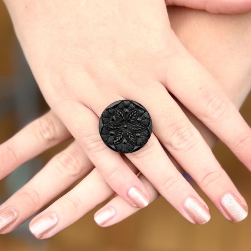 Bague bouton noir