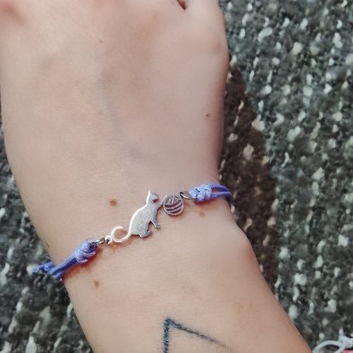 Bracelet chat pelote argentée mauve