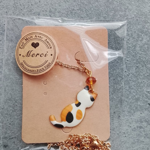 Collier silhouette chat tricolore