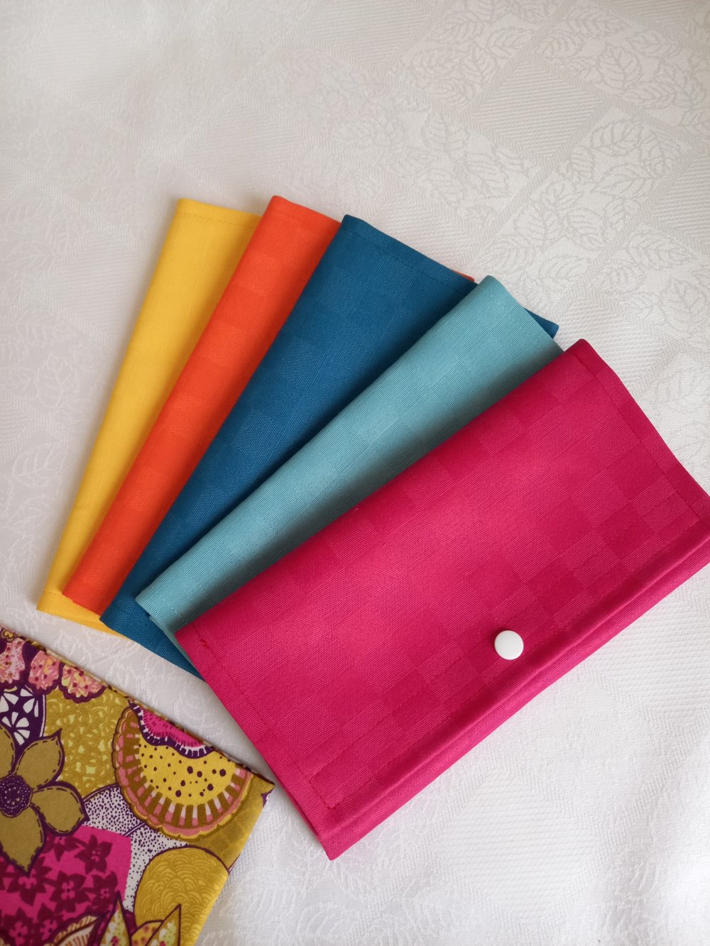 Serviettes de table en tissu – Coeurs et Pois – Bleu, Orange et