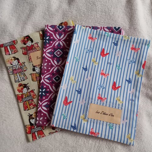 Protège cahier en tissu - protège agenda, livre ou carnet de santé. rentrée des classes, rentrée scolaire.