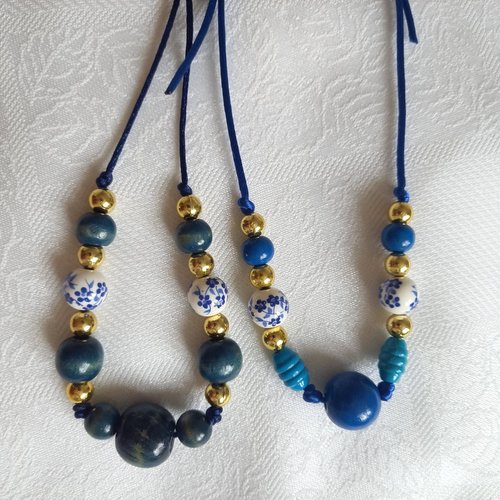 Collier de perles en porcelaine et en bois, sur cordon réglable, bleu-marine