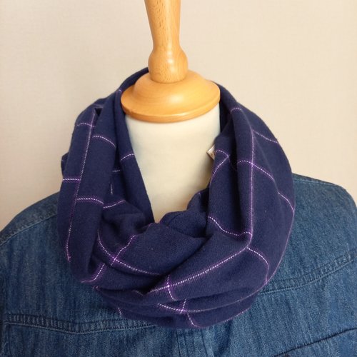 Snood homme en flanelle, écossais marine à grands carreaux violets, tissu flanelle de coton.