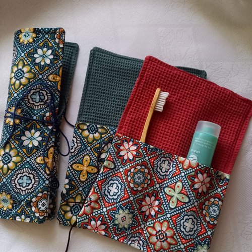 Double pochette ou étui à brosse à dents et dentifrice, coton et éponge nid d'abeille, tissu motif oriental