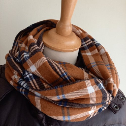 Snood homme en flanelle, écossais camel et marine, tissu flanelle de coton.