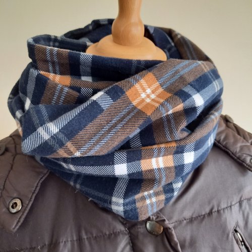 Snood homme en flanelle, écossais marine et camel, tissu flanelle de coton.