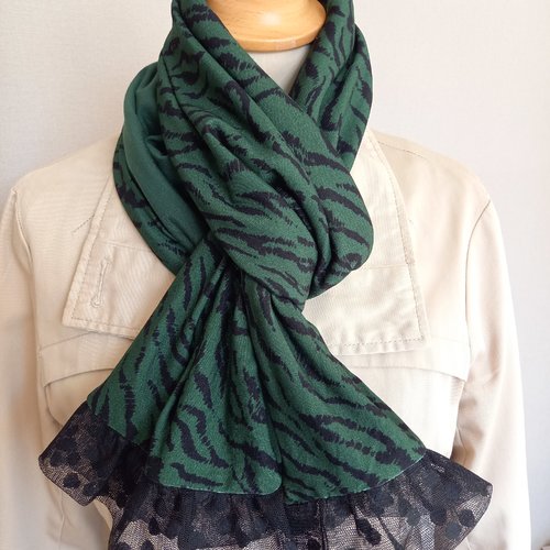 Echarpe femme avec volants - noir et vert foncé.