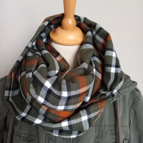 Snood homme en flanelle de coton écossais vert, pour homme ou mixte.