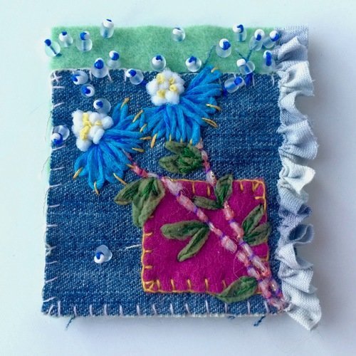 Broche textile brodée - bijou de sac - broche néo-bohème