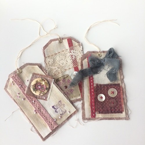 Etiquettes textiles - étiquettes cadeaux - étiquettes scrap - étiquettes de noël