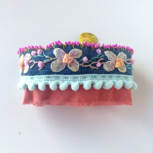 Bracelet bohème - manchette brodée - bracelet textile 