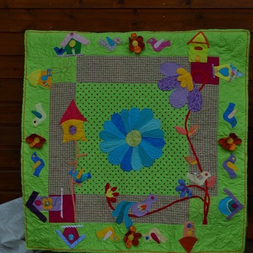 Patchwork motifs fleurs - tableau textile - tapis d'éveil