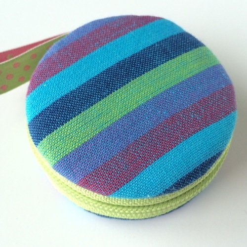 Trousse macaron - étui à bijoux - boite ronde