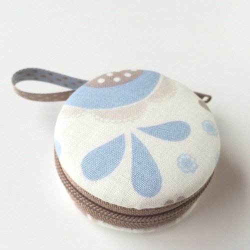 Trousse macaron - étui à bijoux - boite ronde