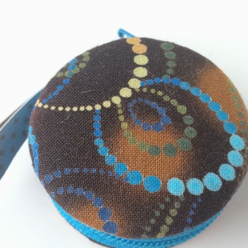Trousse macaron - étui à bijoux - boite ronde