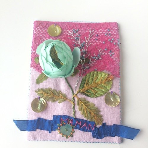 Carte postale fleurs - carte textile brodée - carte fête des mères