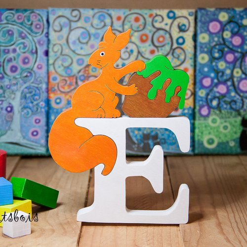 Puzzle en bois , lettre alphabet ( ecureuil )