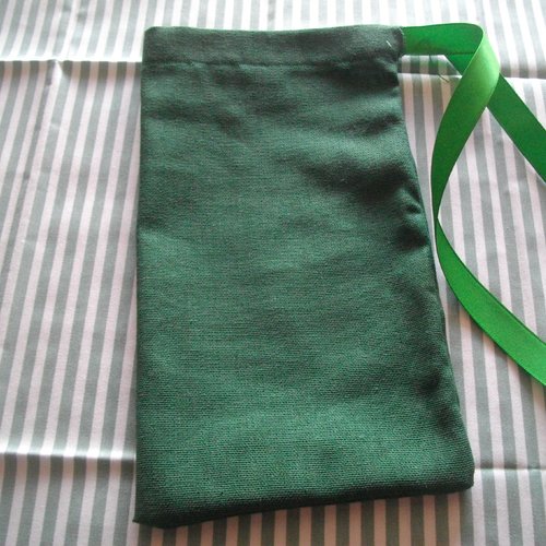 Pochette vert foncé uni pour le rangement de votre masque
