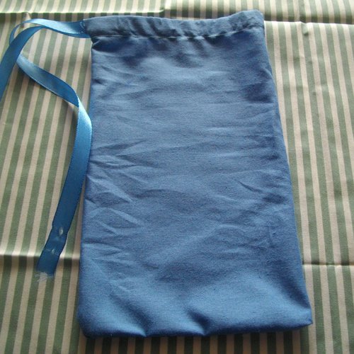 Pochette bleu uni pour le rangement de votre masque