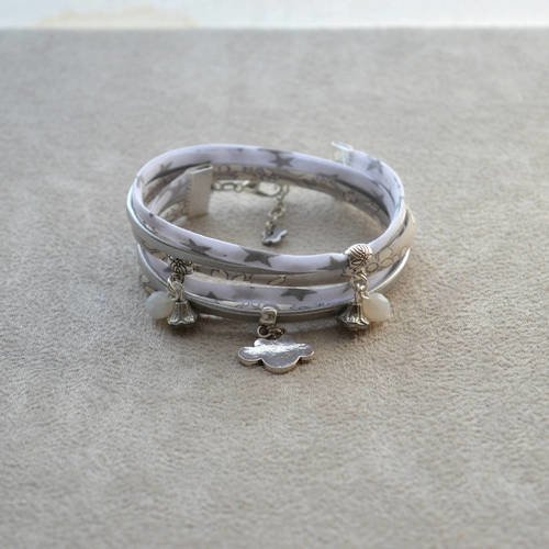 Bracelet liberty &quot; grey star &quot; double tour composé de cuir, daim, perles en verre tchèque 