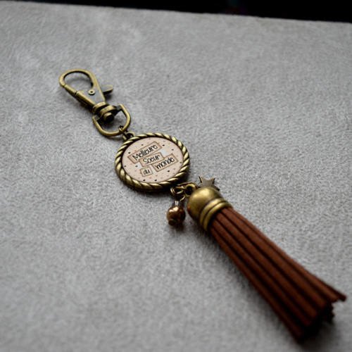 Porte clés meilleure soeur, composé d'un pompon en daim imitation,perle en verre tchèque, breloque