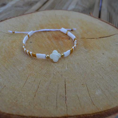 Bracelet miyuki tila, fleur en nacre, perles plaqué or , finition macramé ou élastique au choix