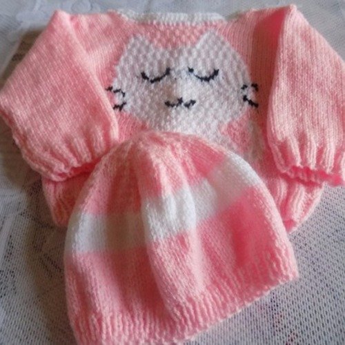 Ensemble layette,pull, brassière et bonnet,motif chat rose et blanc taille 3 mois.