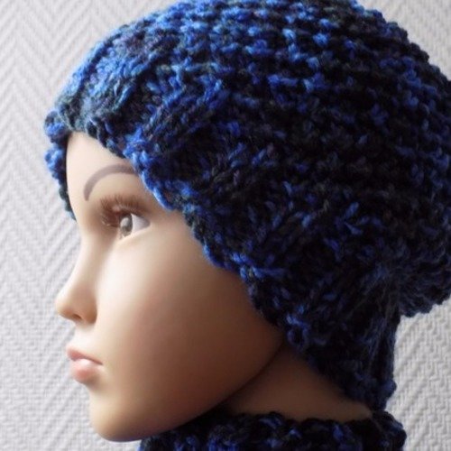 Bonnet enfant,coloris camaïeu de bleu,taille 6/9 ans.