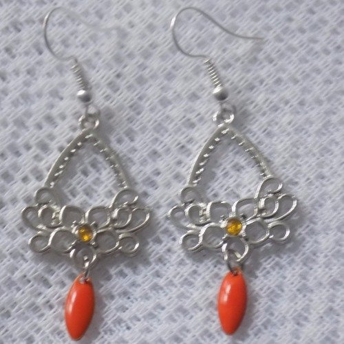 Boucles d'oreille argent,connecteur fleur,strass jaune,navette émail orange.