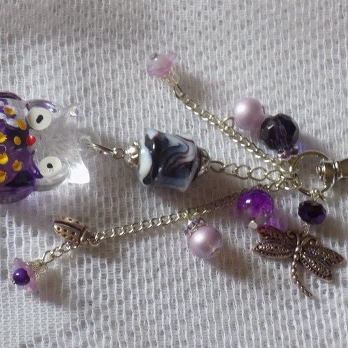 Bijou de sac,porte-clés argent,violet et mauve,chouette,perle porcelaine,perle de verre,breloques.