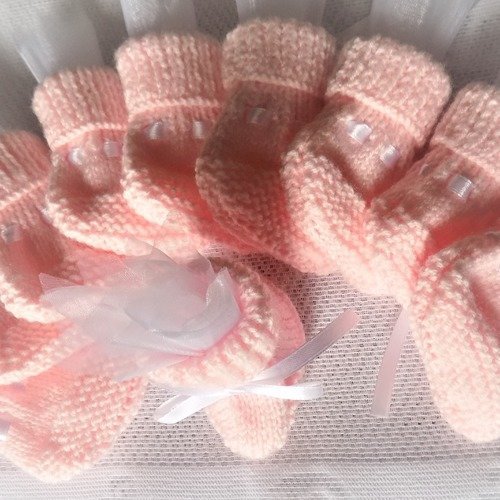 20 petits chaussons contenants à dragées,,baptême,baby shower,coloris rose et rose.