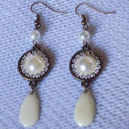 Boucles d'oreille bronze.