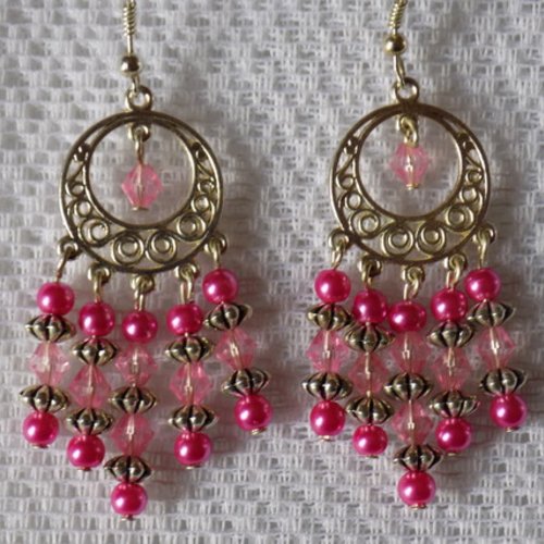 Boucles d'oreille chandelier,perles de verre,perles métal,argent et rose.