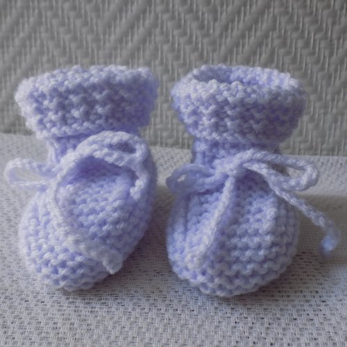 Chaussons mauves pour bébé,au tricot,3 mois.